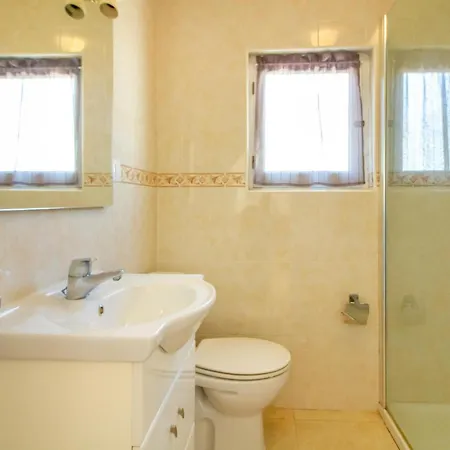 Vakantiehuis 2 Bedroom Amazing Home In Torrevieja *