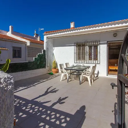 2 Bedroom Amazing Home In Torrevieja Vakantiehuis *